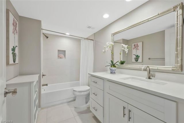 265 Deerwood Cir Apt 12, Naples, FL 34113