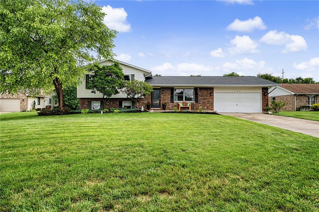 135 Baker Lane, Carlisle, OH 45005
