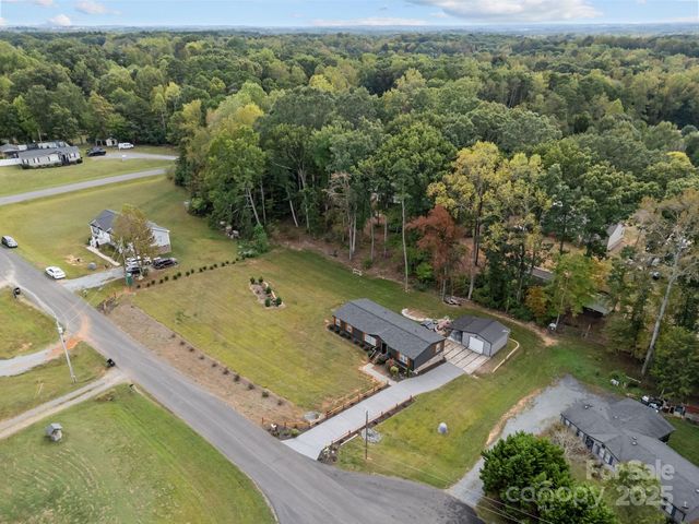 13801 Saint Thomas Drive, Stanfield, NC 28163