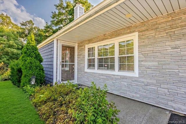 72 S Village Drive, Bellport, NY 11713