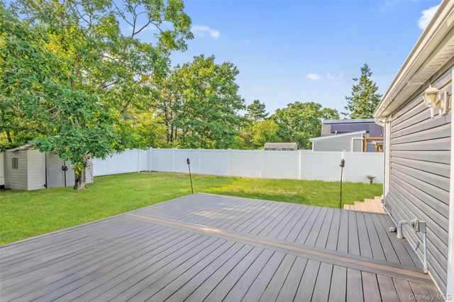 72 S Village Drive, Bellport, NY 11713