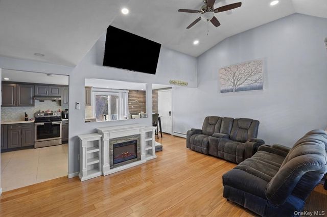 72 S Village Drive, Bellport, NY 11713