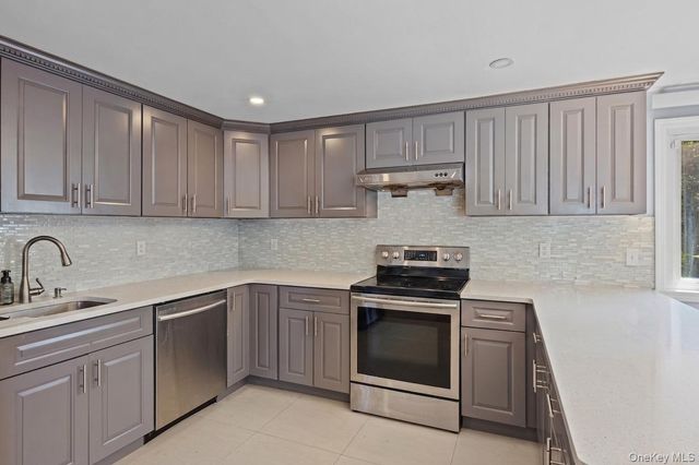 72 S Village Drive, Bellport, NY 11713