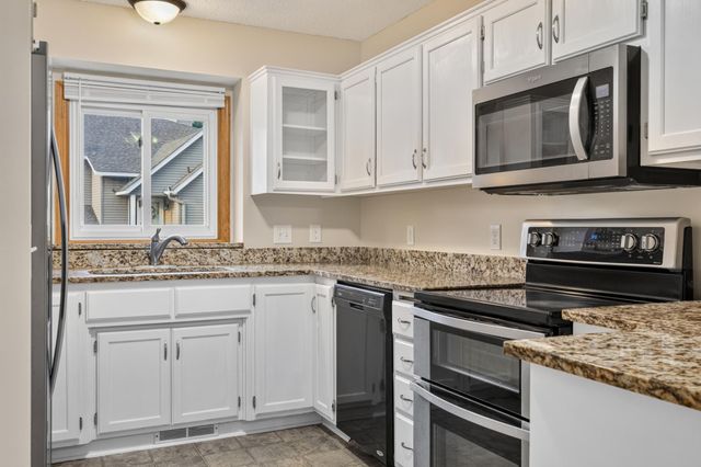 9313 Loch Lomond Lane, Brooklyn Park, MN 55443