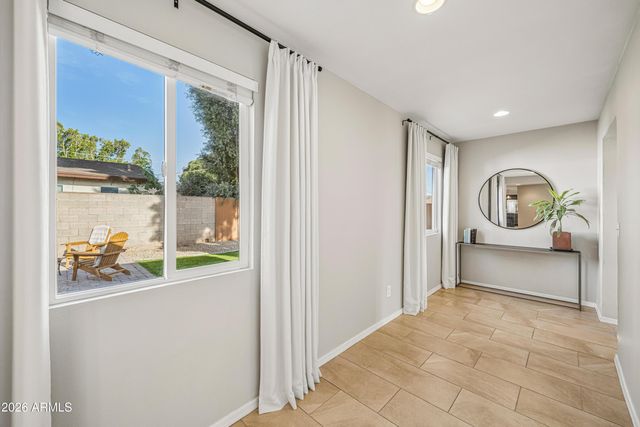 2327 E Weldon Avenue, Phoenix, AZ 85016