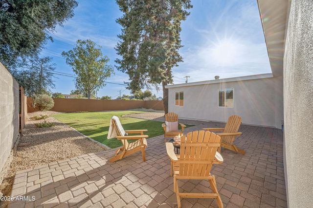 2327 E Weldon Avenue, Phoenix, AZ 85016