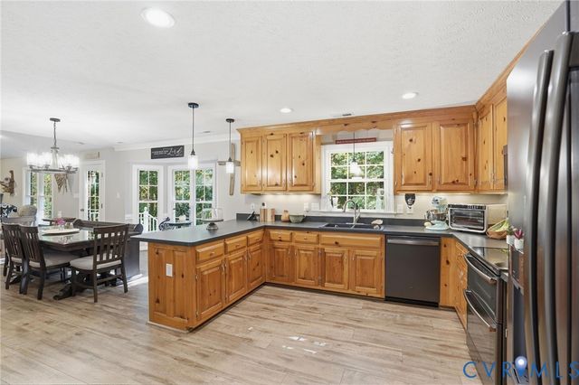 3800 Skivers Ln, Quinton, VA 23141
