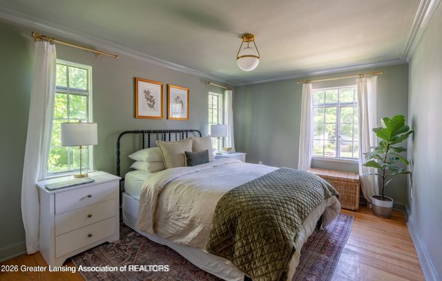 1041 W Grand River Avenue, East Lansing, MI 48823
