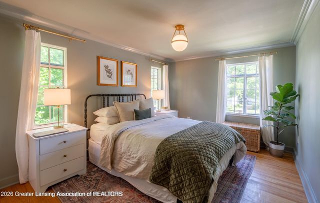 1041 W Grand River Avenue, East Lansing, MI 48823