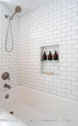1041 W Grand River Avenue, East Lansing, MI 48823