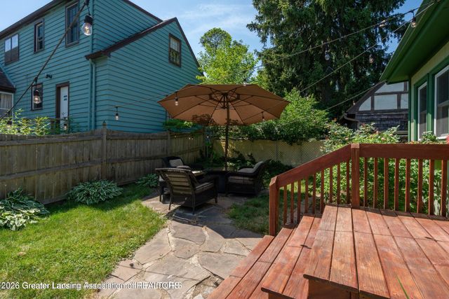 1041 W Grand River Avenue, East Lansing, MI 48823