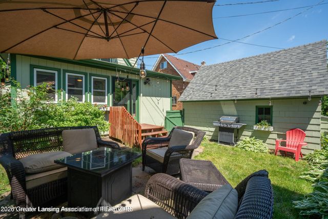 1041 W Grand River Avenue, East Lansing, MI 48823