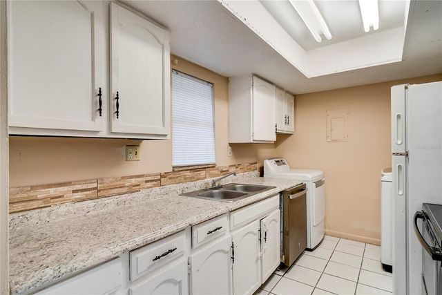 2512 LEMON TREE LANE C, Orlando, FL 32839