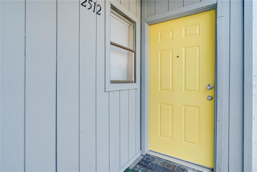 Image 2 of property listing at 2512 LEMON TREE LANE C, Orlando, FL 32839