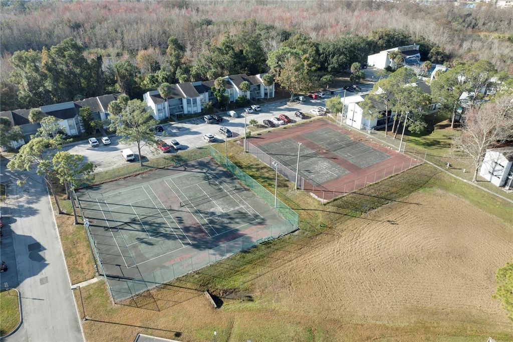 Image 14 of property listing at 2512 LEMON TREE LANE C, Orlando, FL 32839