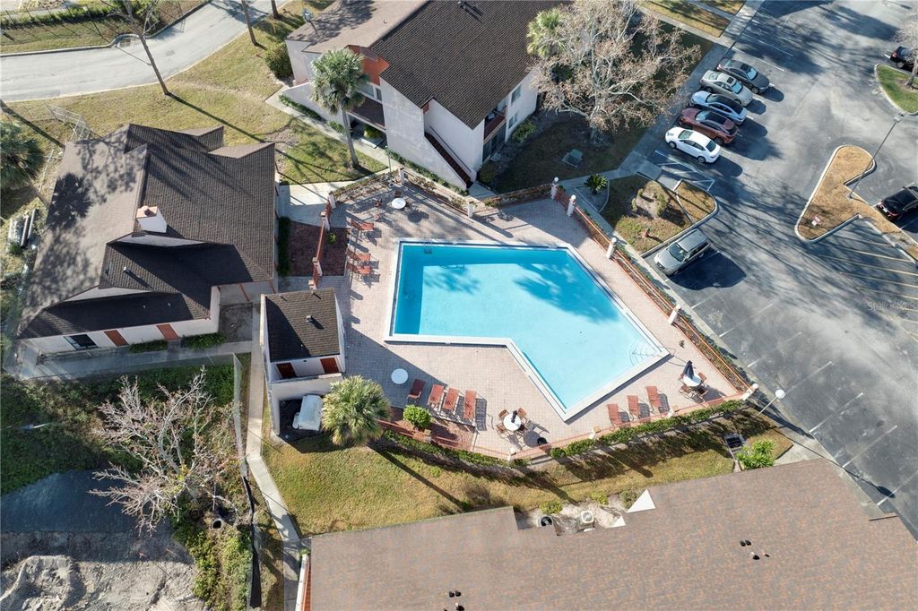 Image 15 of property listing at 2512 LEMON TREE LANE C, Orlando, FL 32839