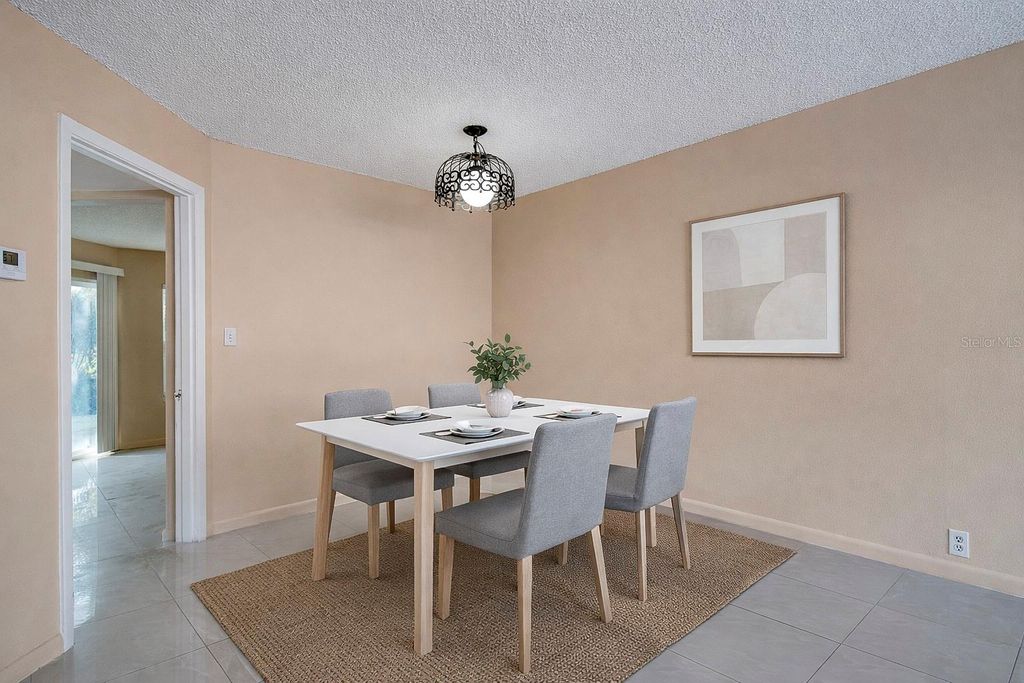 Image 6 of property listing at 2512 LEMON TREE LANE C, Orlando, FL 32839