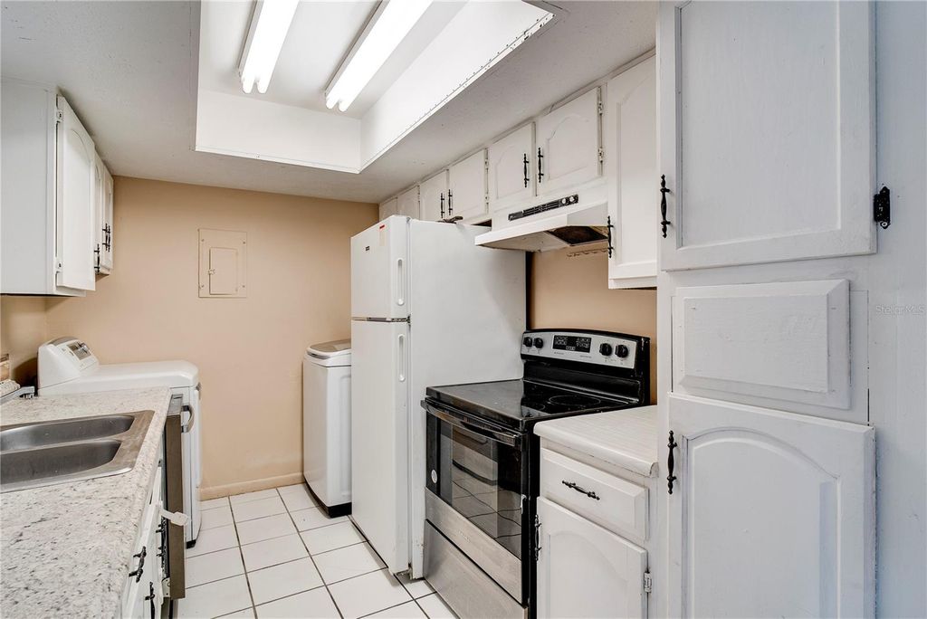 Image 7 of property listing at 2512 LEMON TREE LANE C, Orlando, FL 32839