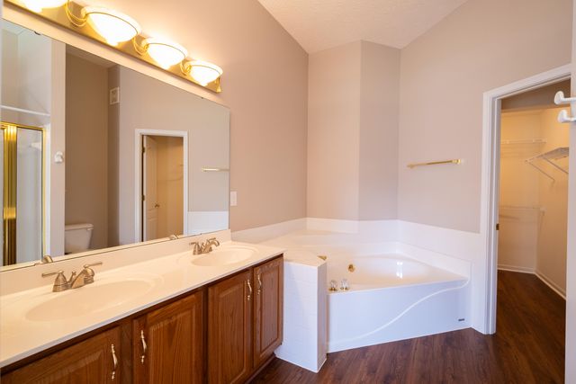 8589 Commons Court, Florence, KY 41042