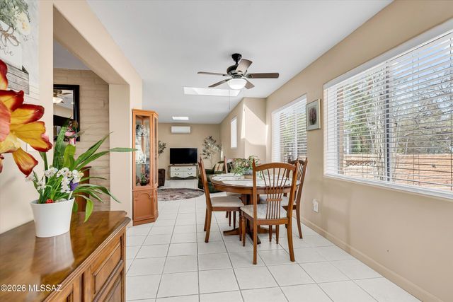 241 E La Espina, Green Valley, AZ 85614