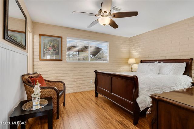 241 E La Espina, Green Valley, AZ 85614