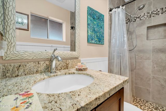 241 E La Espina, Green Valley, AZ 85614