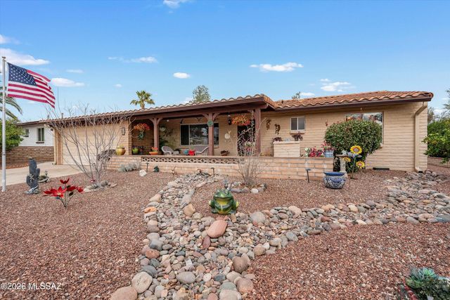 241 E La Espina, Green Valley, AZ 85614