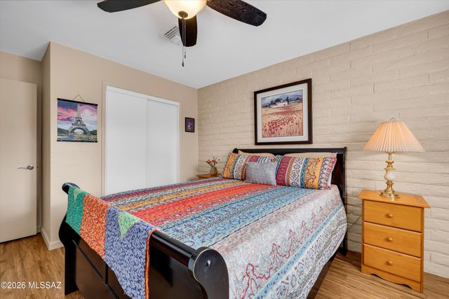 241 E La Espina, Green Valley, AZ 85614