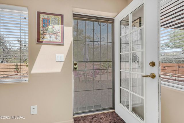 241 E La Espina, Green Valley, AZ 85614