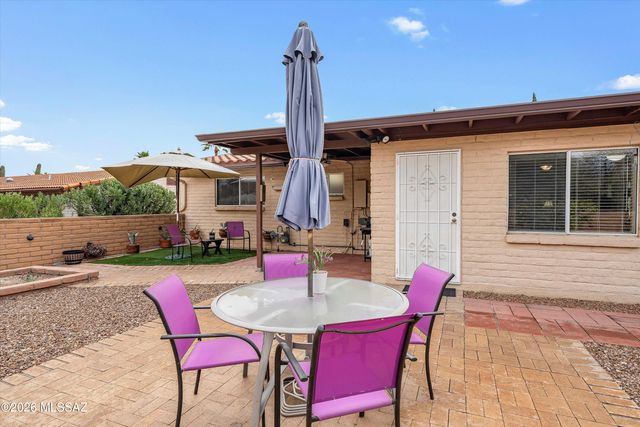 241 E La Espina, Green Valley, AZ 85614