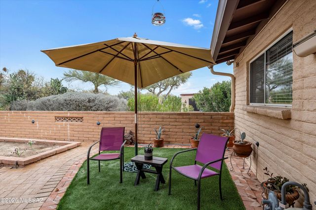 241 E La Espina, Green Valley, AZ 85614