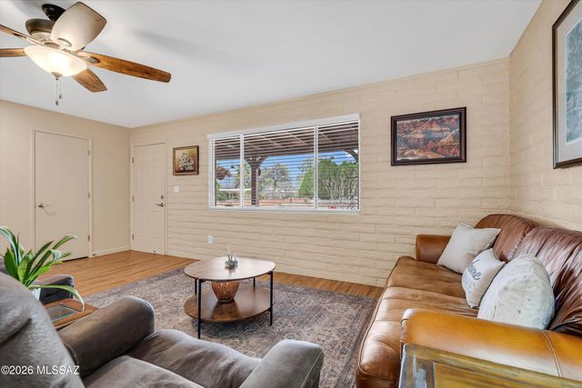 241 E La Espina, Green Valley, AZ 85614