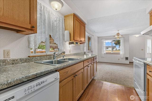 825 Livingston Bay Shore Drive, Camano Island, WA 98282