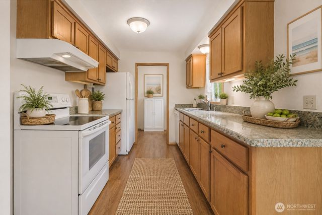 825 Livingston Bay Shore Drive, Camano Island, WA 98282