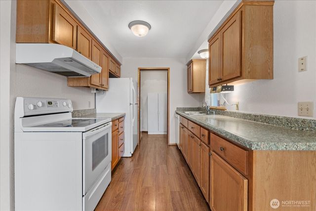 825 Livingston Bay Shore Drive, Camano Island, WA 98282