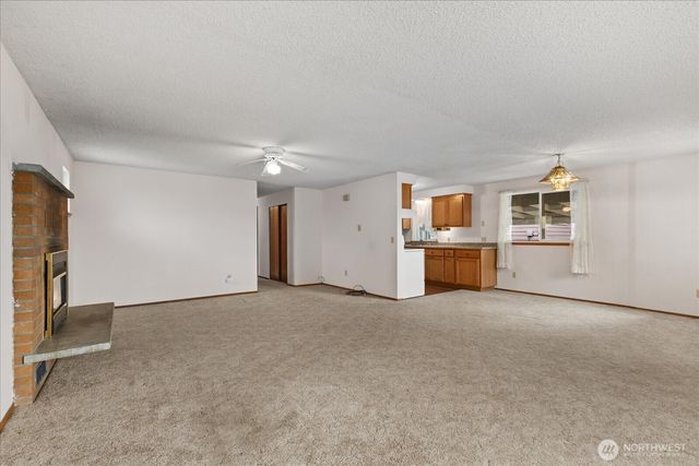 825 Livingston Bay Shore Drive, Camano Island, WA 98282