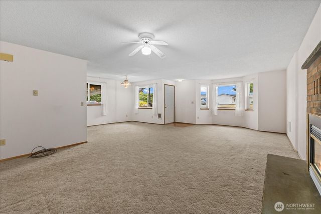 825 Livingston Bay Shore Drive, Camano Island, WA 98282