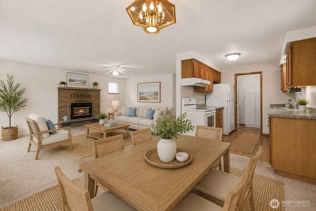 825 Livingston Bay Shore Drive, Camano Island, WA 98282