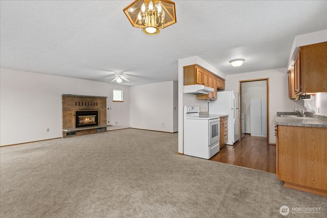 825 Livingston Bay Shore Drive, Camano Island, WA 98282