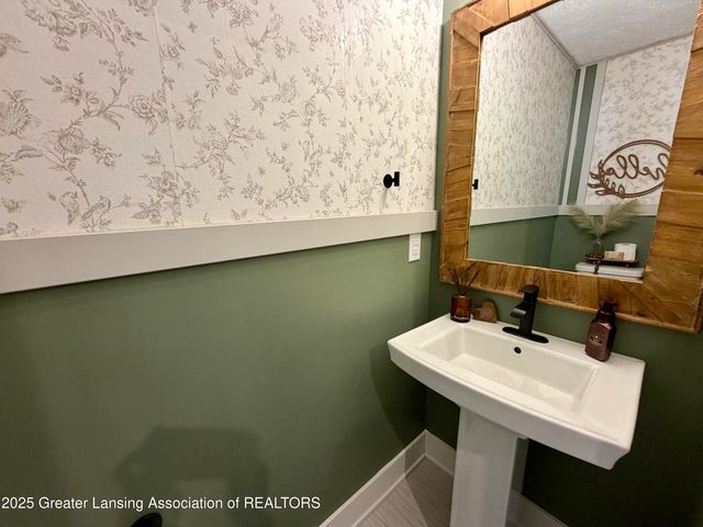 14013 Ambrosia Avenue, Dewitt, MI 48820