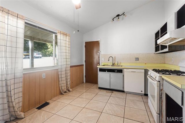 5050 Country View Drive, Imperial, MO 63052