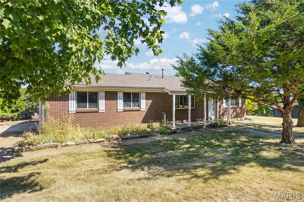 5050 Country View Drive, Imperial, MO 63052