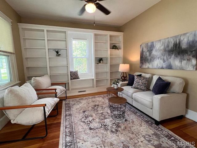 607 Milton Road, Alton, IL 62002