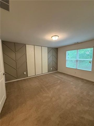 2330 Mckenna Square Drive, Lithonia, GA 30058