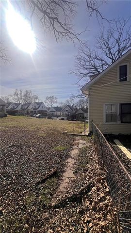 1517 Chelsea Avenue, Kansas City, MO 64127