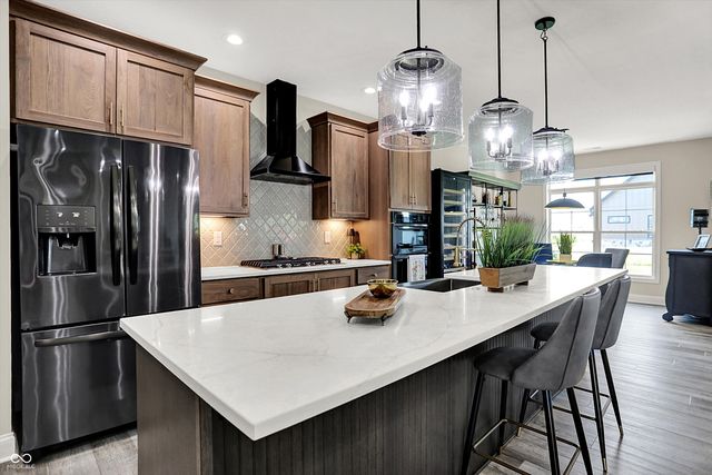 1246 Meadowbrook Lane, Franklin, IN 46131