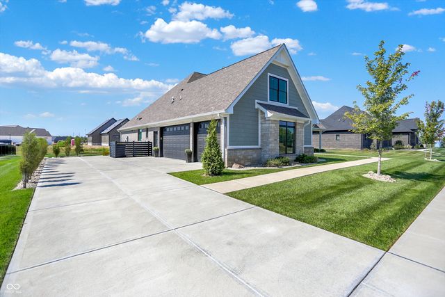 1246 Meadowbrook Lane, Franklin, IN 46131