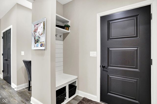 1246 Meadowbrook Lane, Franklin, IN 46131