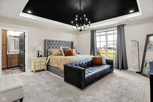 1246 Meadowbrook Lane, Franklin, IN 46131