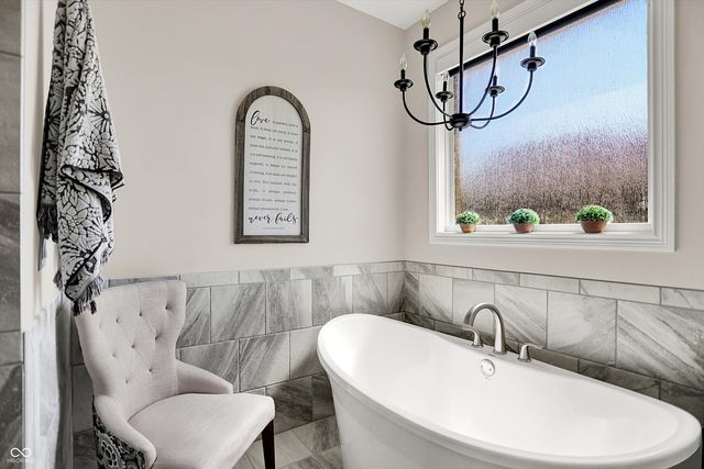 1246 Meadowbrook Lane, Franklin, IN 46131